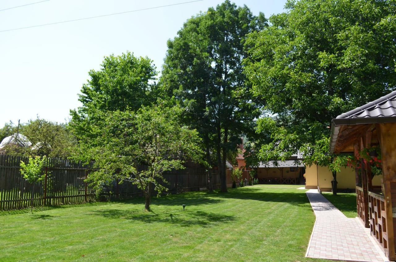 Casa Pricas Villa Moieciu de Jos Buitenkant foto